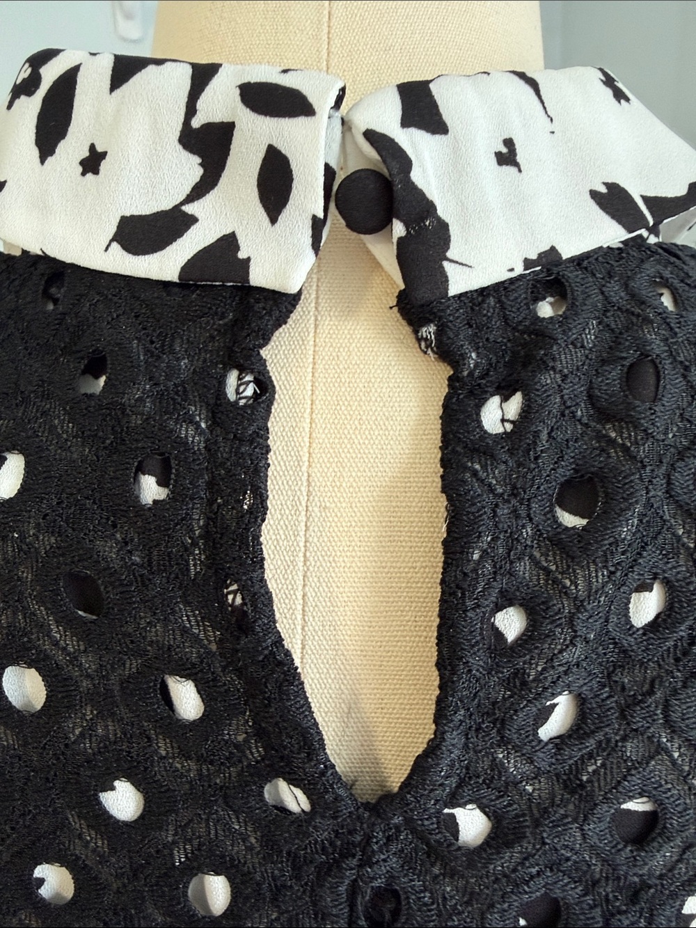 ELLE Women's Black Eyelet Lace Overlay Top with Contrast Collar and Hem SZM - Picture 5 of 16